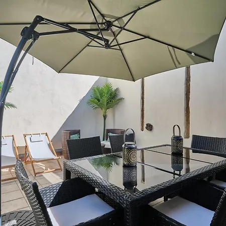 Sublime Climatise Au Centre De Avec Terrasse Narbonne